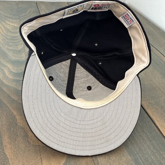 Vintage 1970s Notre Dame Fighting Irish NCAA Fitted New Era Wool Cap 7 3/8 (E9) - Picture 5 of 6